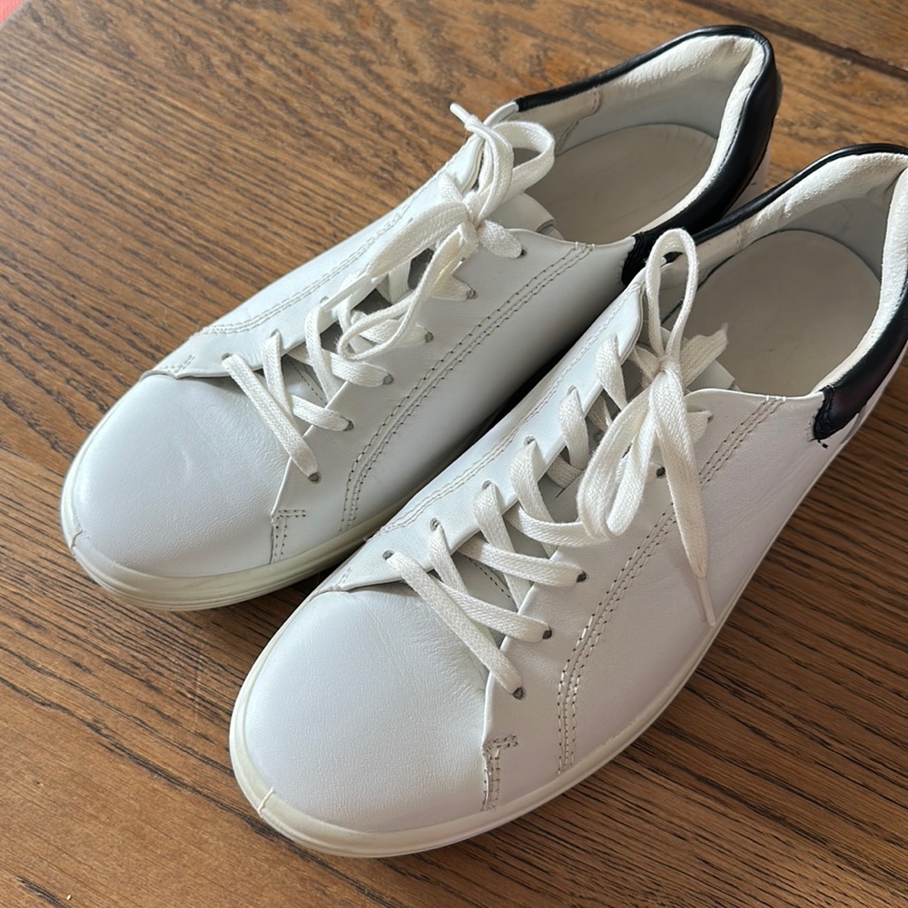 Ecco sneakers